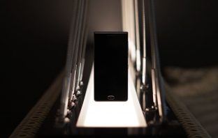 Blackberry představilo model Motion – voděodolný telefon bez HW kávesnice