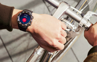 Chytré hodinky s Android Wear by zase měly fungovat spolehlivě. Chyba byla způsobená Google Assistantem