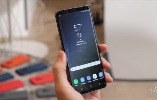 Nové S9 od Samsungu mají první problémy. Někteří uživatelé hlásí problémy s dotykem